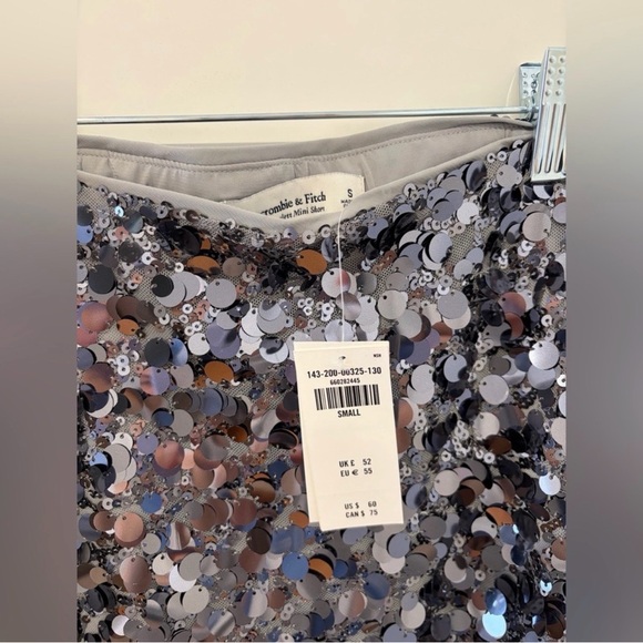 Abercrombie & Fitch Scarlett Sequin
Mini Skort - Picture 8 of 13
